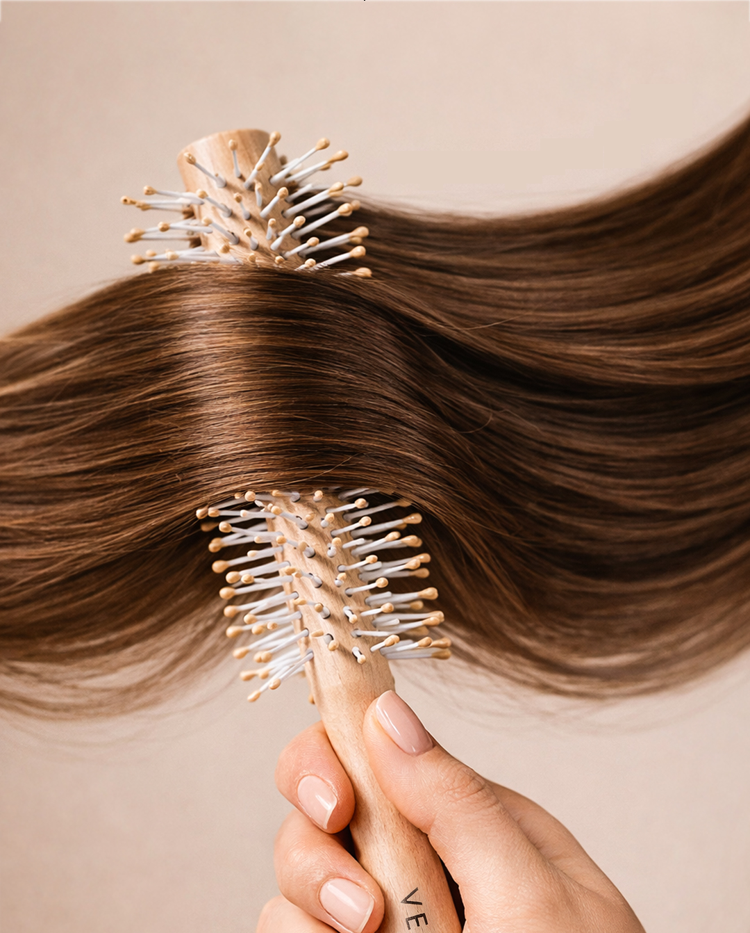 Image of Saç Kurutma ve Dalga Verme Fırçaları: Kelebek (Butterfly) ve Hacimli Fön (Blowout) Saç Modelleri Nasıl Yapılır?